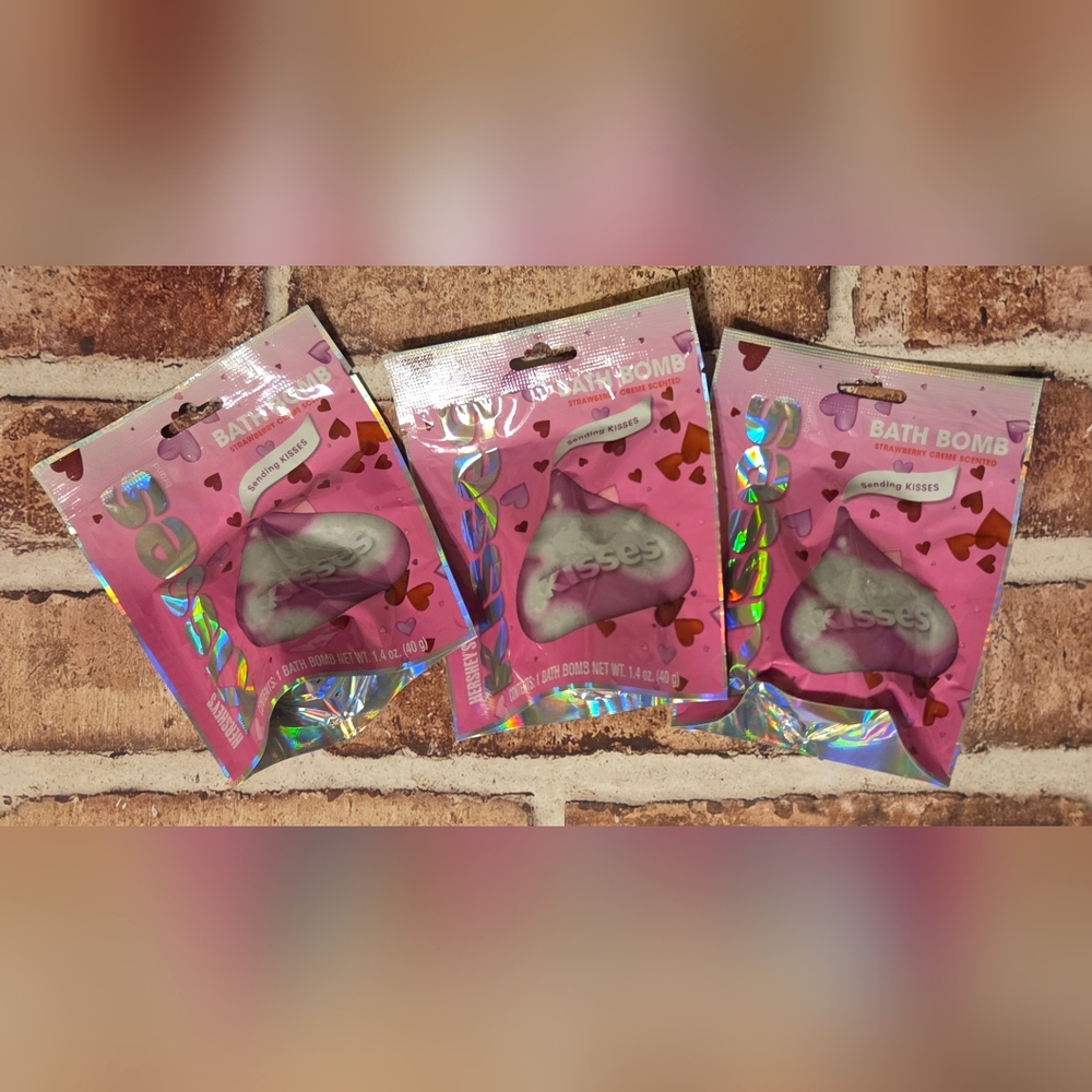 Hershey’s Kisses Bath Bomb Bundle - Strawberry - Pack of 5